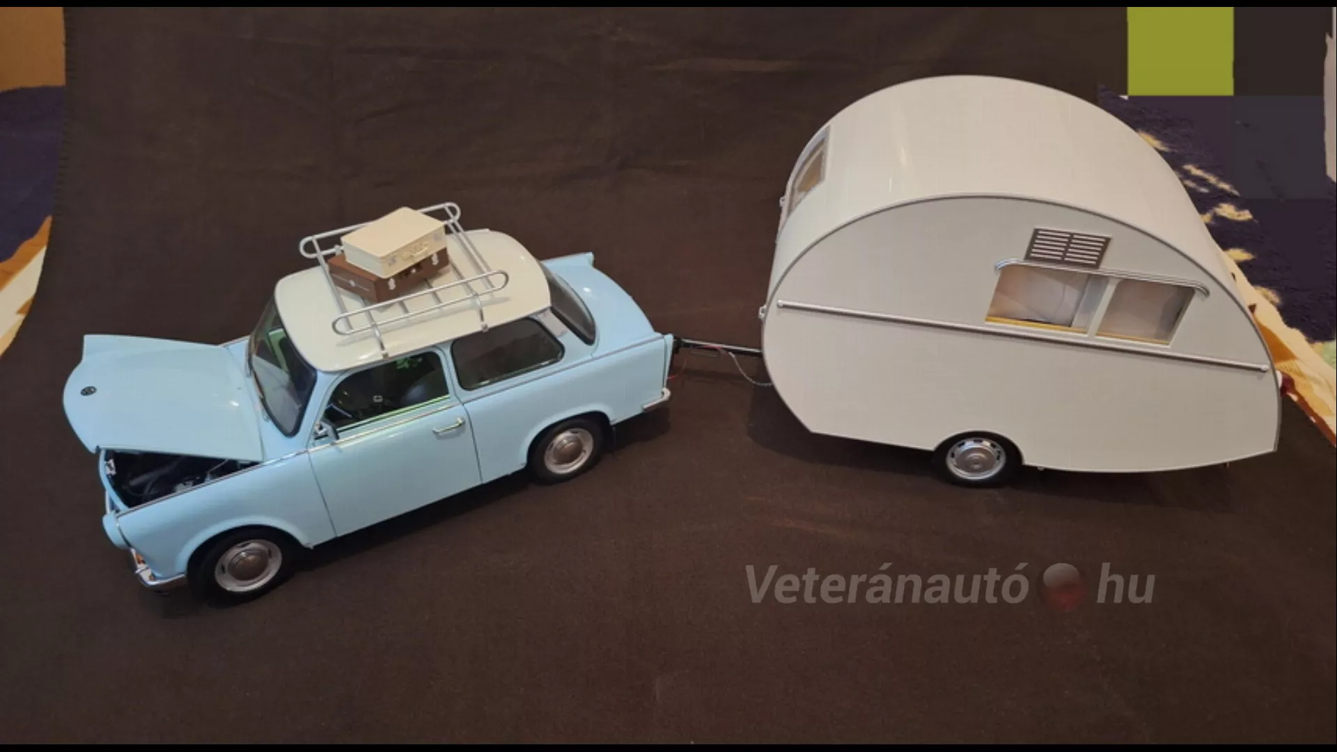 Trabant lakókocsival 1:8